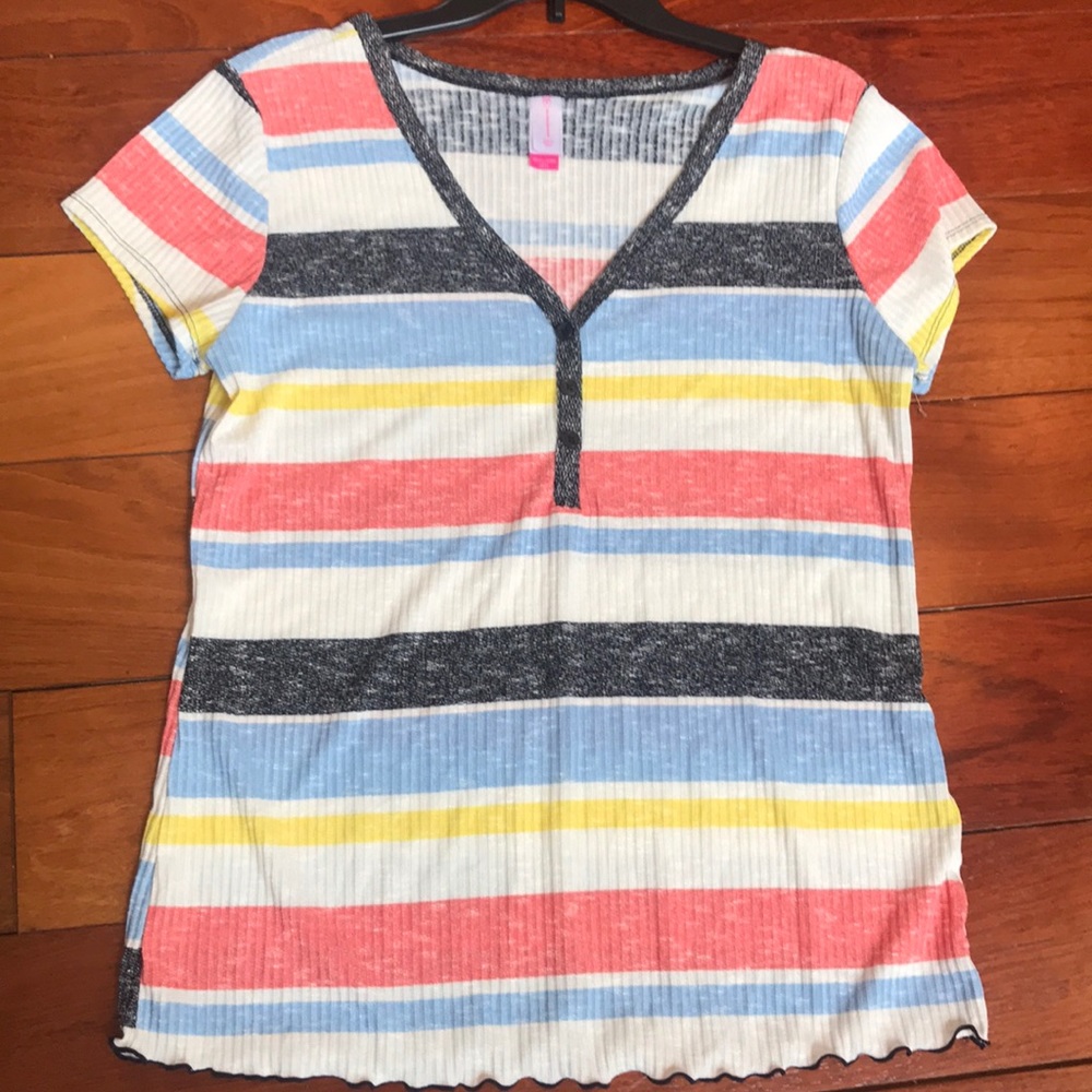 NWOT No Boundaries Tee